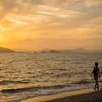 Sunset And Φετιγιέ