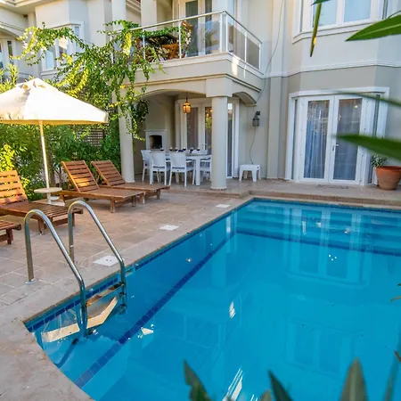 وفيلات صن ست بيتش 4* فتحية