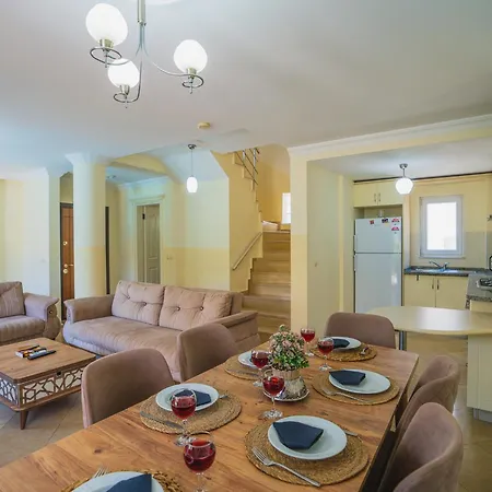 وفيلات صن ست بيتش 4* فتحية