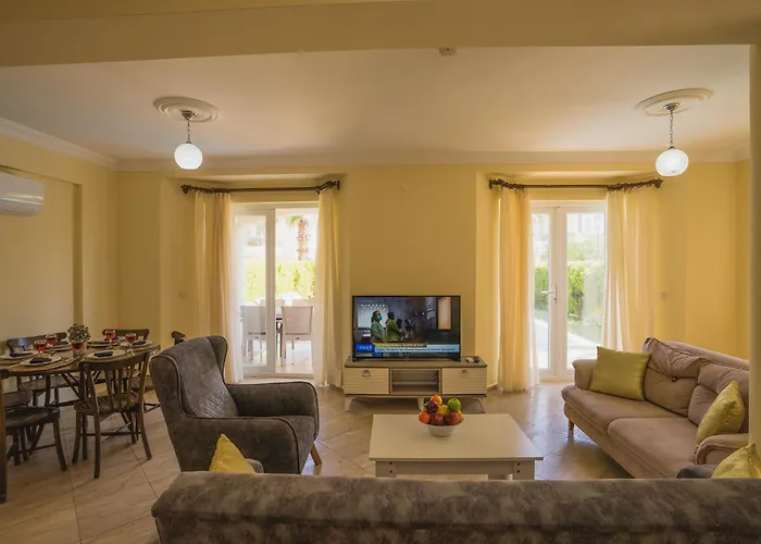 Sunset And Φετιγιέ